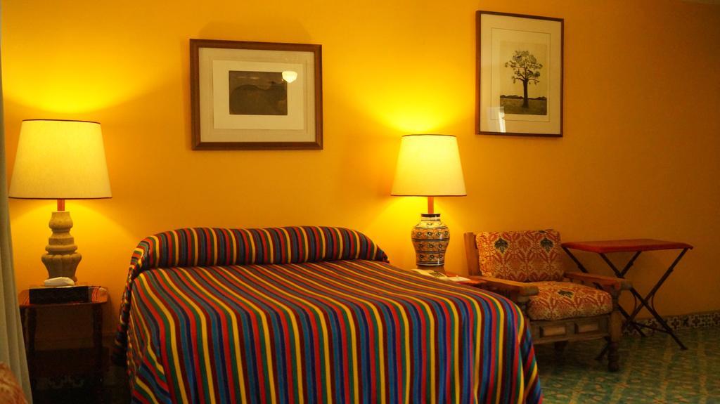 Casa De Las Flores Bed and Breakfast Tlaquepaque Pokój zdjęcie